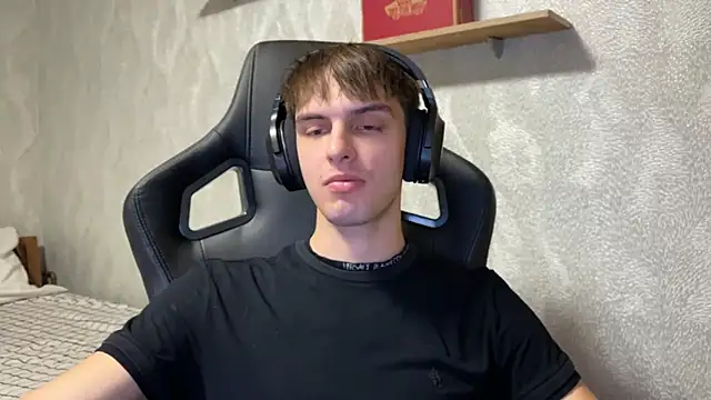 Snapshot of elliot_scott chatting on 09/27/25, 02:11 elliot scott online show from 09/27/25, 02:11