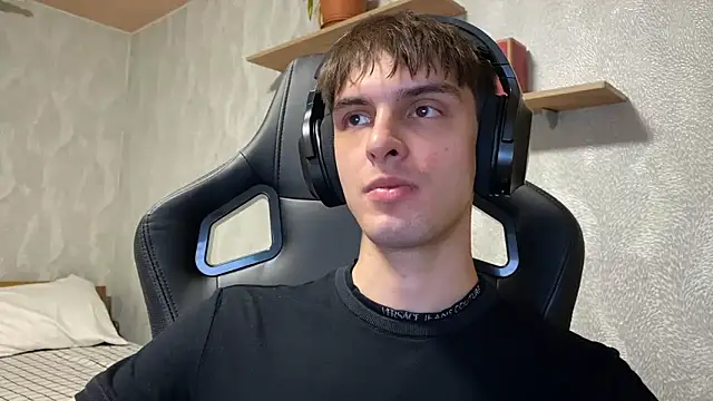 Snapshot of elliot_scott chatting on 09/29/25, 03:17 elliot scott online show from 09/29/25, 03:17