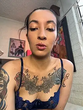 SALOME KORLAND online show from 04/13/26, 07:19