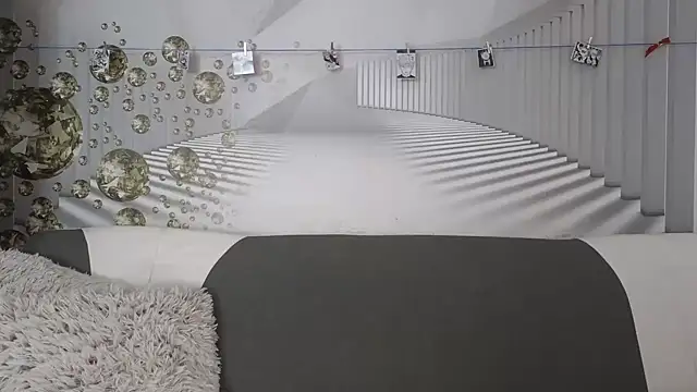 Snapshot of EvoletteLouLou chatting on 09/14/25, 12:04 EvoletteLouLou online show from 09/14/25, 12:04