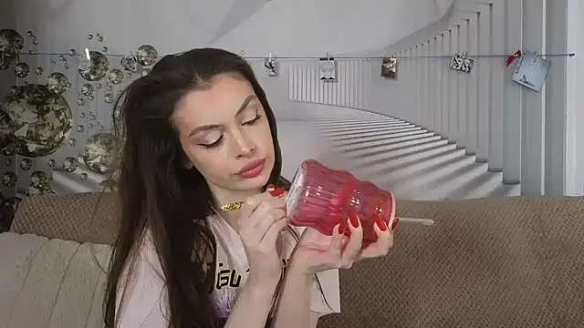 EvoletteLouLou online show from 05/21/26, 12:34