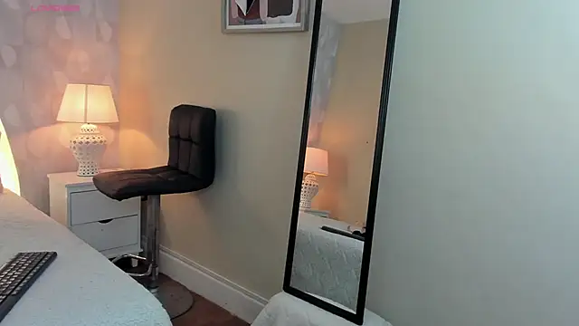 isabella milf  online show from 11/13/25, 07:02