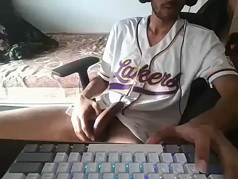 Snapshot of hardbuoy69 chatting on 02/25/26, 01:54 hardbuoy69 online show from 02/25/26, 01:54