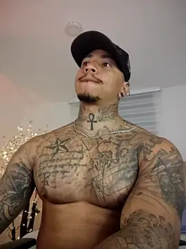 Snapshot of David_tatto1 chatting on 09/23/25, 01:52 David tatto1 online show from 09/23/25, 01:52