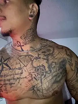 Snapshot of David_tatto1 chatting on 10/16/25, 03:18 David tatto1 online show from 10/16/25, 03:18