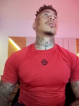 Snapshot of David_tatto1 chatting on 10/23/25, 02:11 David tatto1 online show from 10/23/25, 02:11