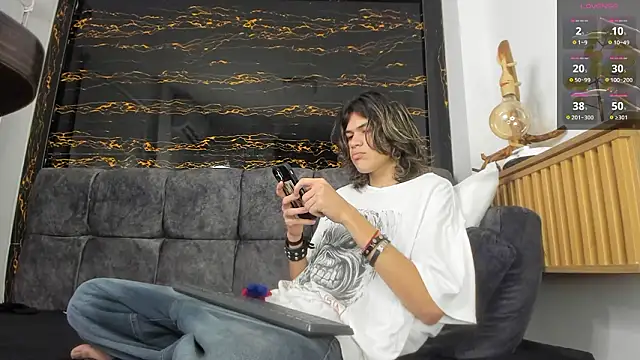 Diamond twink online show from 02/02/26, 02:16