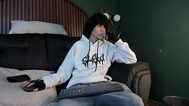 Snapshot of Diamond_twink chatting on 07/12/26, 05:42 Diamond twink online show from 07/12/26, 05:42