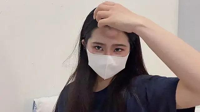 LHeart online show from 02/11/26, 01:49