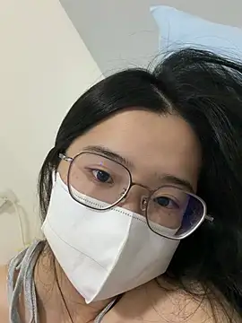 LHeart online show from 04/15/26, 02:35