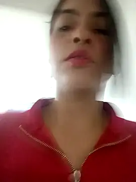 Snapshot of Fox_Roxxan chatting on 09/10/25, 12:32 Fox Roxxan online show from 09/10/25, 12:32