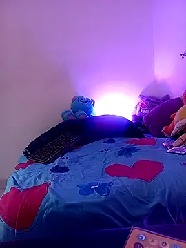 Snapshot of Fox_Roxxan chatting on 11/02/25, 01:19 Fox Roxxan online show from 11/02/25, 01:19