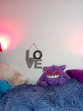 Snapshot of Fox_Roxxan chatting on 11/14/25, 01:15 Fox Roxxan online show from 11/14/25, 01:15