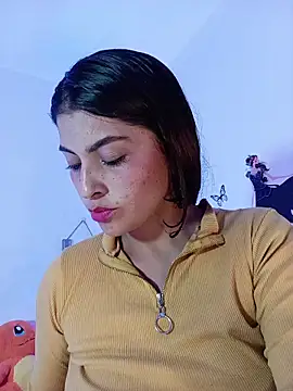 Snapshot of Fox_Roxxan chatting on 11/22/25, 04:22 Fox Roxxan online show from 11/22/25, 04:22