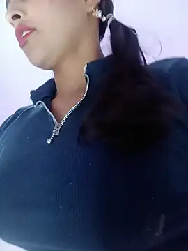 Snapshot of Fox_Roxxan chatting on 12/03/25, 03:03 Fox Roxxan online show from 12/03/25, 03:03