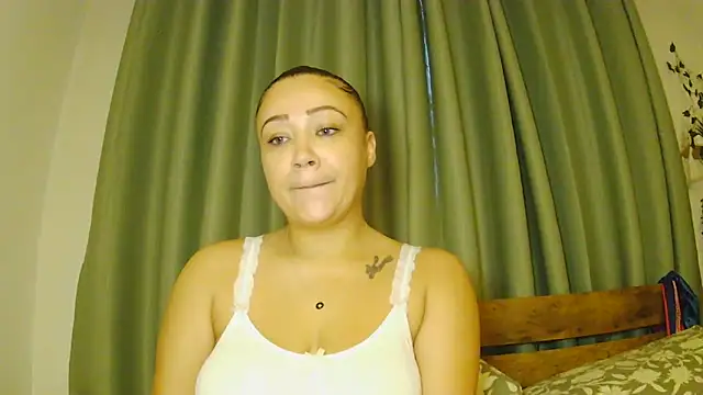 Snapshot of FieryAutumn_25X chatting on 02/04/26, 07:36 FieryAutumn 25X online show from 02/04/26, 07:36