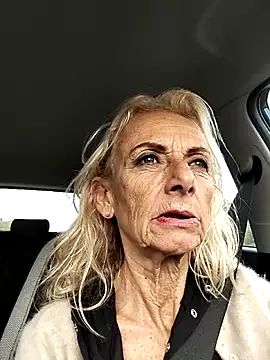 clarabell4 online show from 10/30/25, 08:05