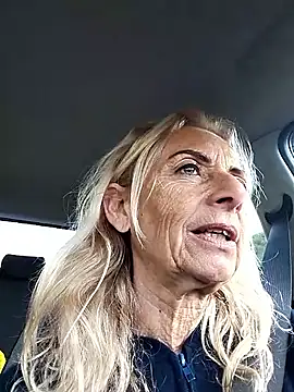 clarabell4 online show from 11/19/25, 07:41