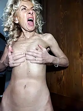 clarabell4 online show from 12/02/25, 06:41