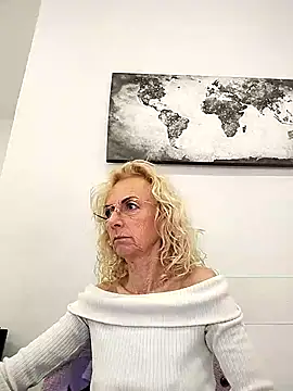 clarabell4 online show from 02/26/26, 12:15