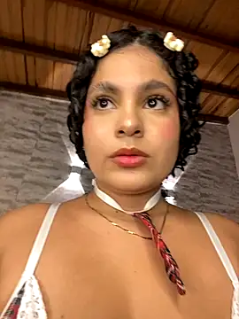 Yassy vazquez online show from 10/04/25, 07:34