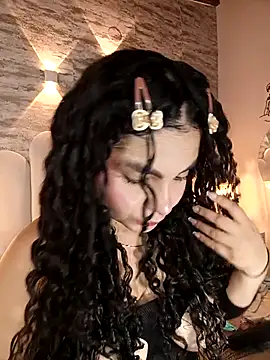 Yassy vazquez online show from 04/08/26, 07:36