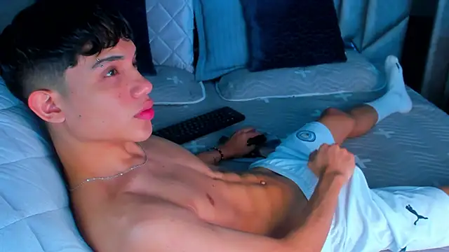 Sebax Young online show from 11/25/25, 01:33