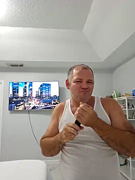 cubanitofeliz40 online show from 04/08/26, 07:36