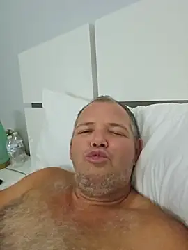 Snapshot of cubanitofeliz40 chatting on 06/11/26, 08:45 cubanitofeliz40 online show from 06/11/26, 08:45