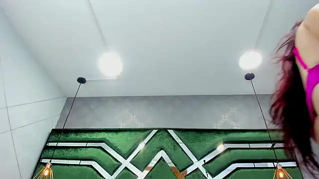 ThaliaCross online show from 10/20/25, 08:09