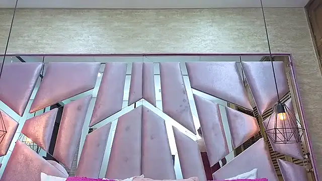 ThaliaCross online show from 02/15/26, 12:25