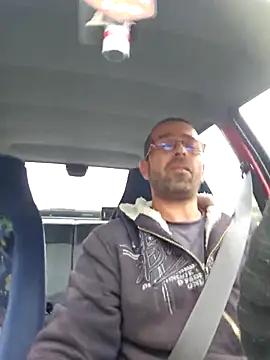 Snapshot of Thomas043 chatting on 11/08/25, 10:59 Thomas043 online show from 11/08/25, 10:59