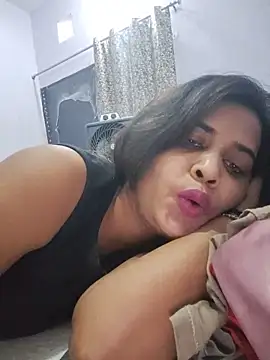 cute radhikaa online show from 05/24/26, 07:02