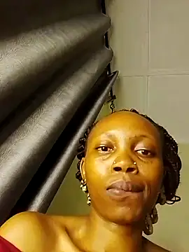 Snapshot of SeffieLucy chatting on 11/16/25, 01:44 SeffieLucy online show from 11/16/25, 01:44