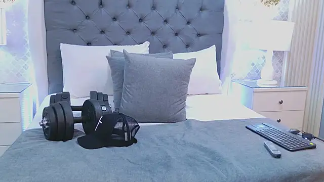 ZoeKrug online show from 01/18/26, 03:27