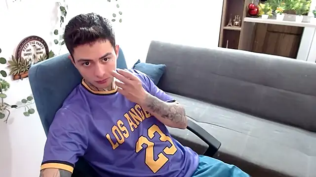 santii ss online show from 04/08/26, 02:39