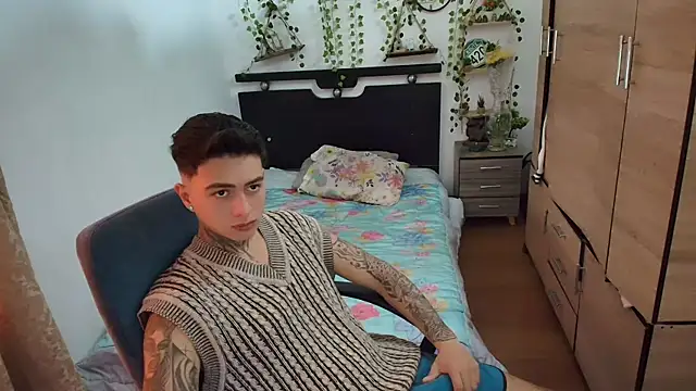 Snapshot of santii_ss chatting on 08/05/26, 12:52 santii ss online show from 08/05/26, 12:52