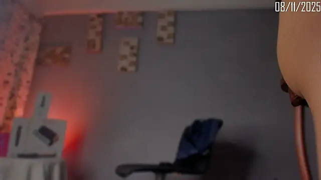 Chloe cooperr online show from 11/09/25, 04:11