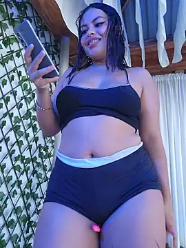 Yessica Lopezz online show from 04/20/26, 11:35