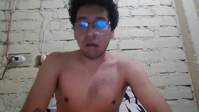 LecheDeSoya666 online show from 12/18/25, 04:40