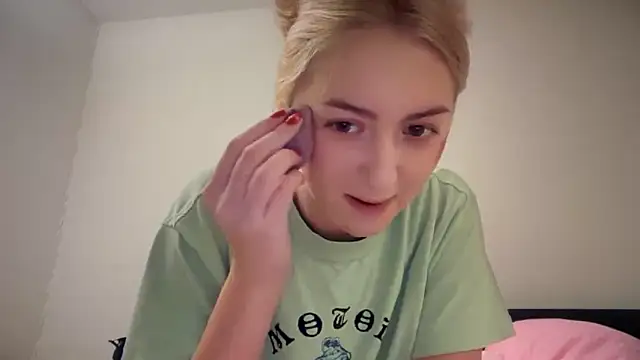 Kitty Swetty online show from 01/07/26, 06:54