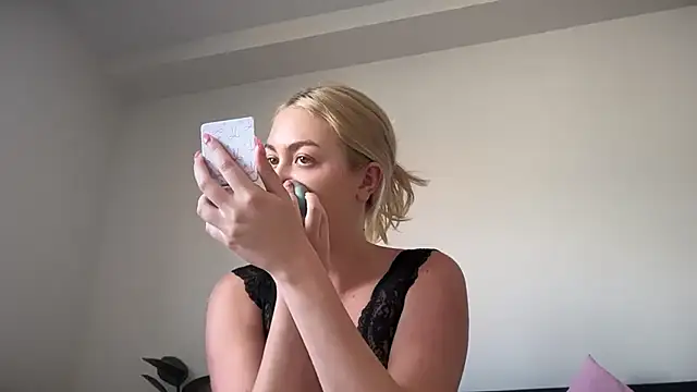 Kitty Swetty online show from 05/06/26, 01:38