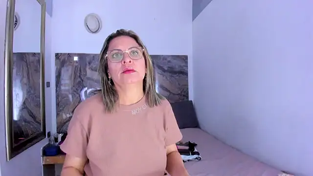 Snapshot of Agatha_Pleasure chatting on 05/19/26, 11:38 Agatha Pleasure online show from 05/19/26, 11:38