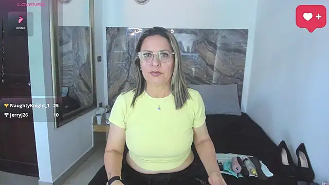 Snapshot of Agatha_Pleasure chatting on 06/27/26, 12:22 Agatha Pleasure online show from 06/27/26, 12:22