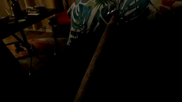 Snapshot of drieghe chatting on 10/04/25, 10:30 drieghe online show from 10/04/25, 10:30