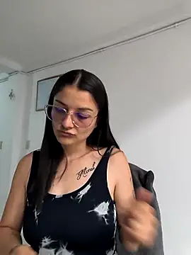 Coralinne   online show from 05/04/26, 03:08