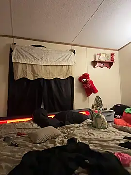 Snapshot of daddyLeeandprincessmarie chatting on 10/08/25, 09:18 daddyLeeandprincessmarie online show from 10/08/25, 09:18