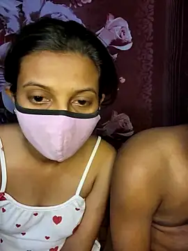 Snapshot of horny_coupl chatting on 10/29/25, 05:36 horny coupl online show from 10/29/25, 05:36