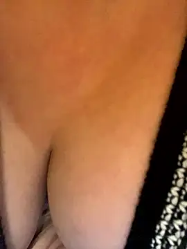 Snapshot of FetishIris chatting on 10/01/25, 03:07 FetishIris online show from 10/01/25, 03:07