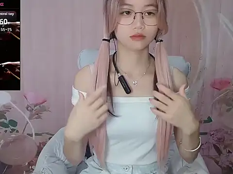 Snapshot of Lele-Baby chatting on 09/22/25, 01:29 Lele-Baby online show from 09/22/25, 01:29